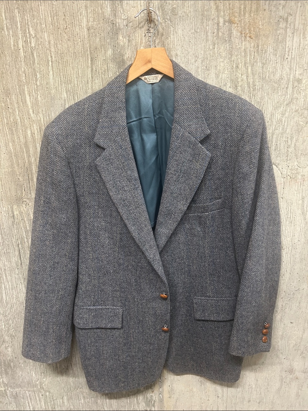 Men's Gray Herringbone Wool Sport Coat - Classic Tailored Blazer 42R